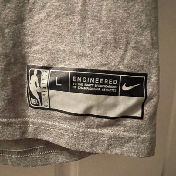 Toronto Raptors Warmup Tee - Picture 4 of 5